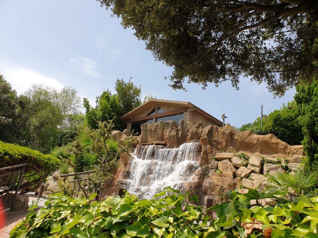 Cascada del patio de can montcad