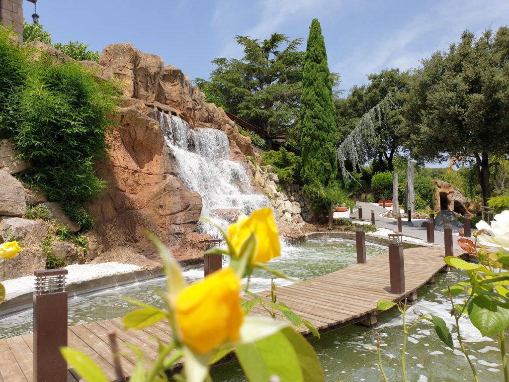 Cascada del patio de can montcad