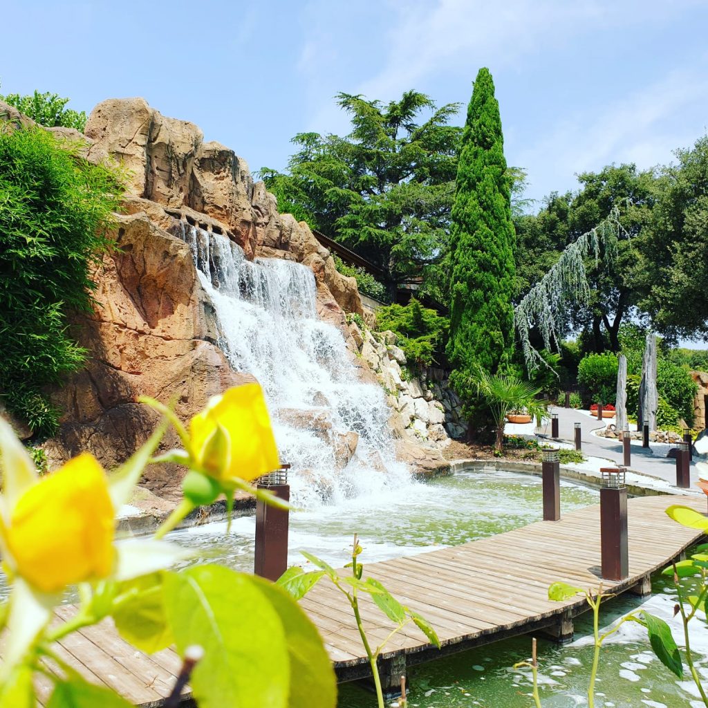 Cascada del patio de can montcad