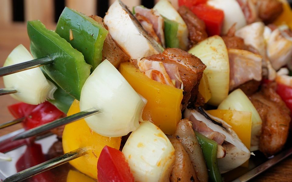 Brocheta con carne y verduras