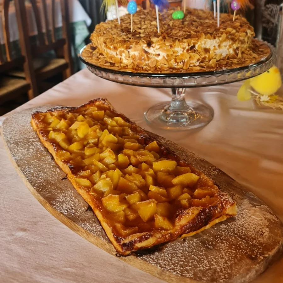 Hojaldre con manzana y cabello de ángel