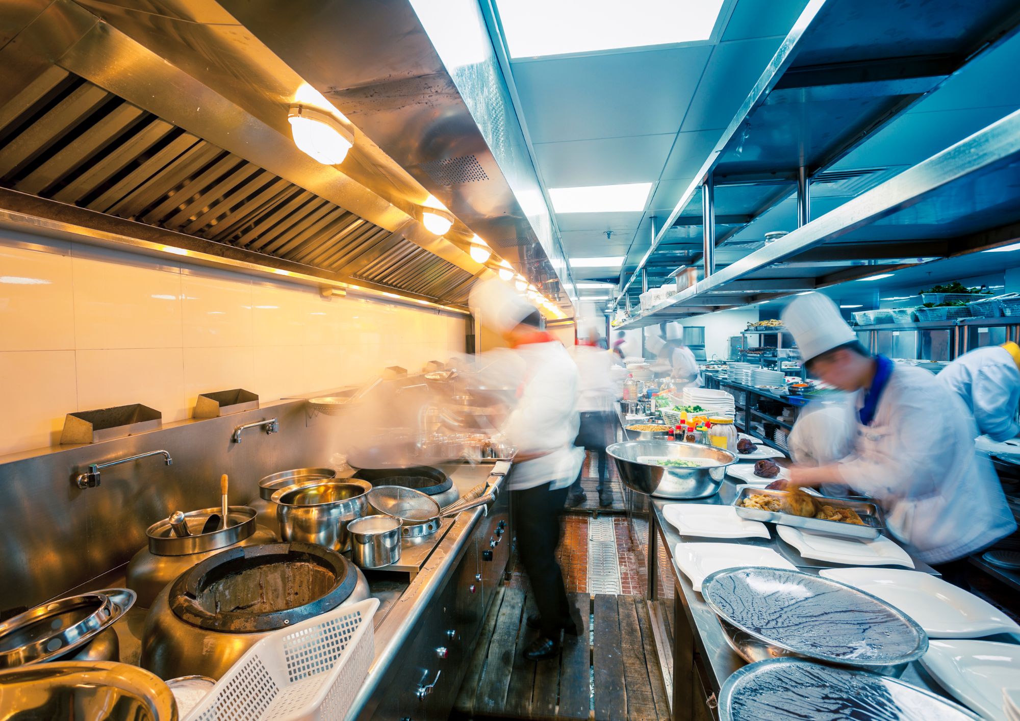 Preparando la comida de empresa cerca de Sabadell en nuestro restaurante